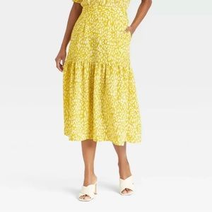 Who What Wear yellow and white polka dot skirt with pockets